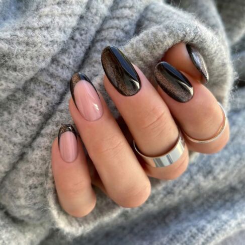 Elegante French Nails mit Partikeln